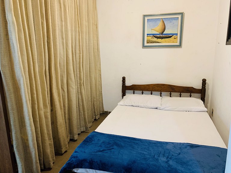 Amplo apt. no Guarujá, à 50m da Praia, com 2 vaga