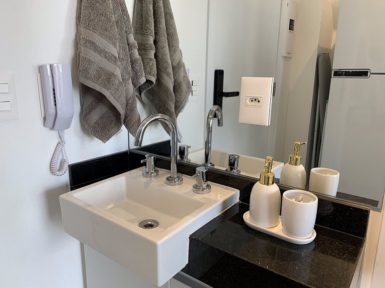 Oásis Urbano: Studio Deslumbrante com Piscina na Cobertura b