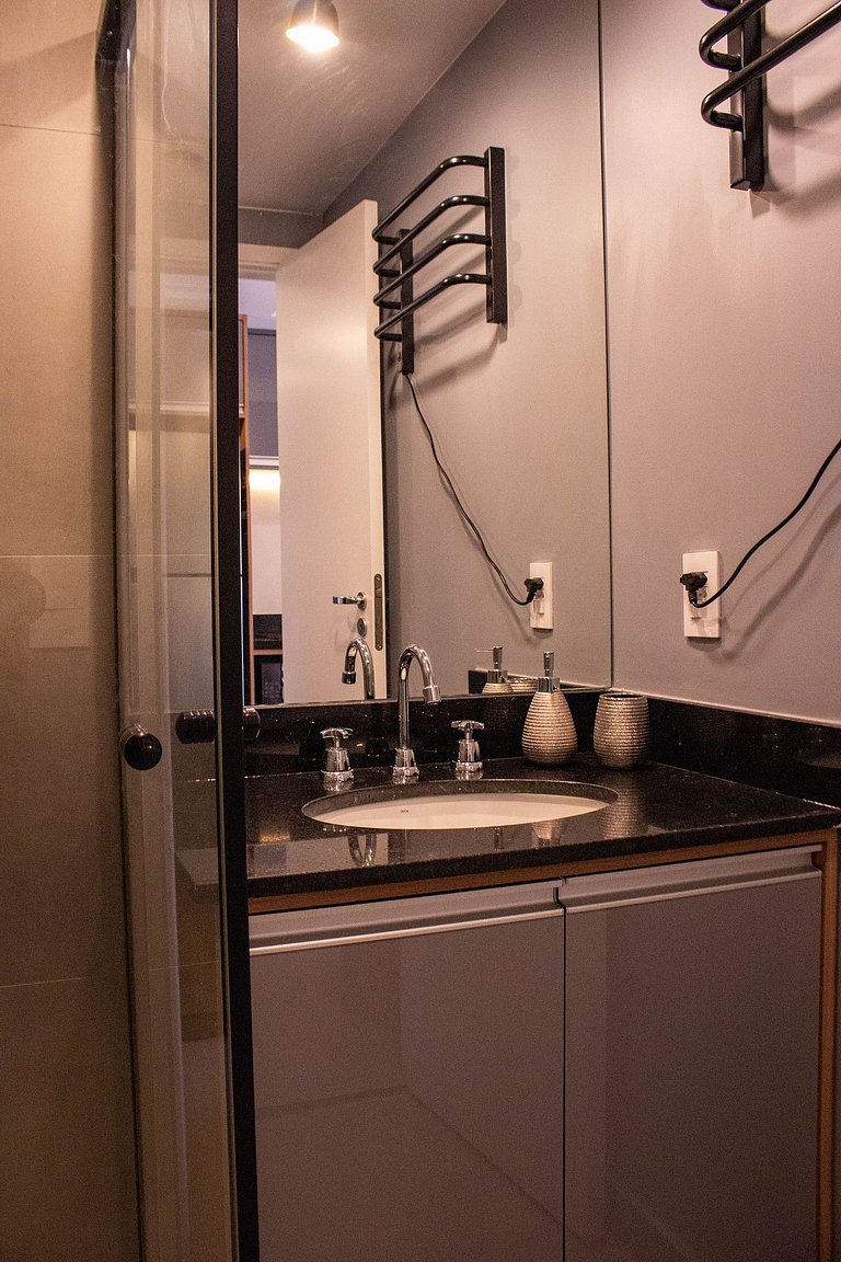 Studio moderno com Rooftop na Bela cintra