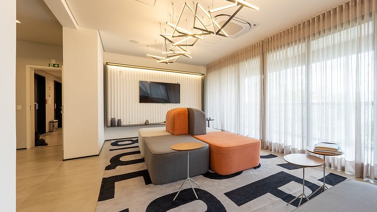 By DH: Studio Moderno, com Piscina no Rooftop