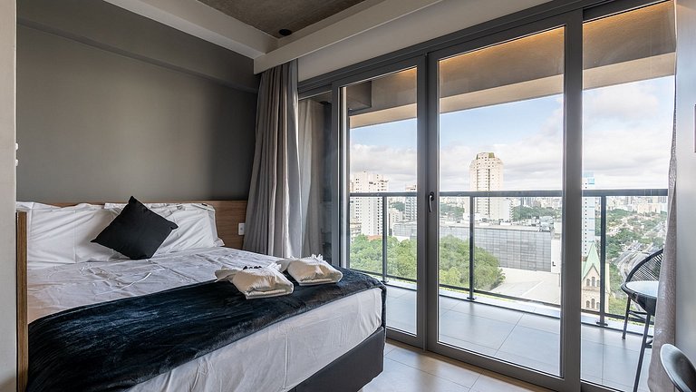 By DH: Studio Moderno, com Piscina no Rooftop