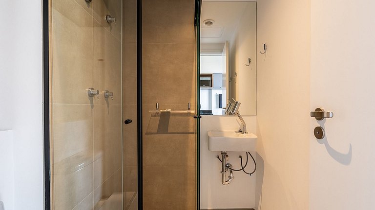 By DH: Studio Moderno, com Piscina no Rooftop