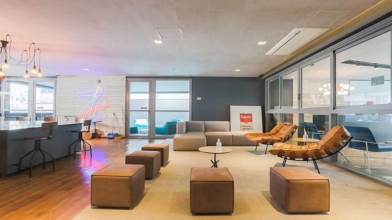 Studio Lux ao lado da estação Oscar Freire