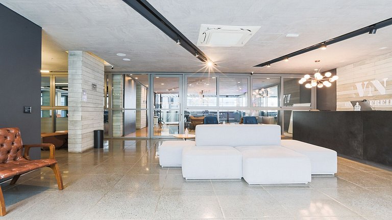 Studio moderno na Oscar Freire no 18° andar