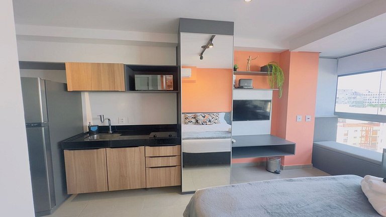 Studio moderno na Oscar Freire no 18° andar
