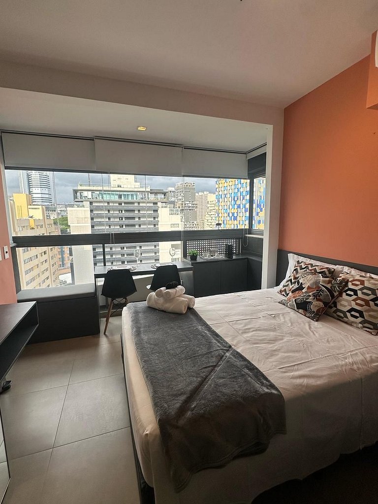 Studio moderno na Oscar Freire no 18° andar