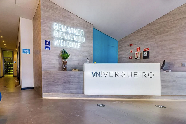 Oásis Urbano: Studio Deslumbrante com Piscina na Cobertura b