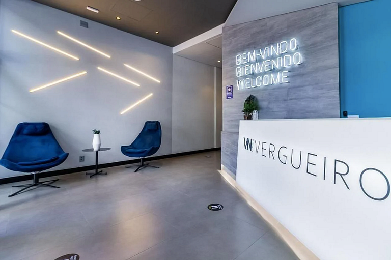 Oásis Urbano: Studio Deslumbrante com Piscina na Cobertura b