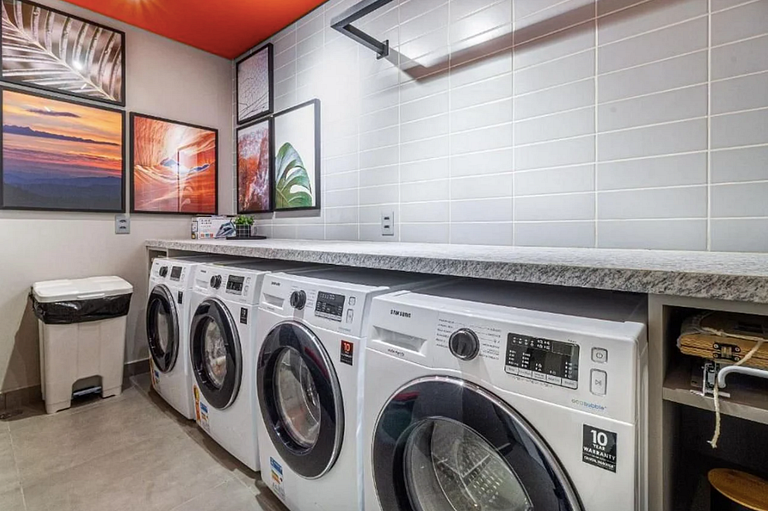 Oásis Urbano: Studio Deslumbrante com Piscina na Cobertura b
