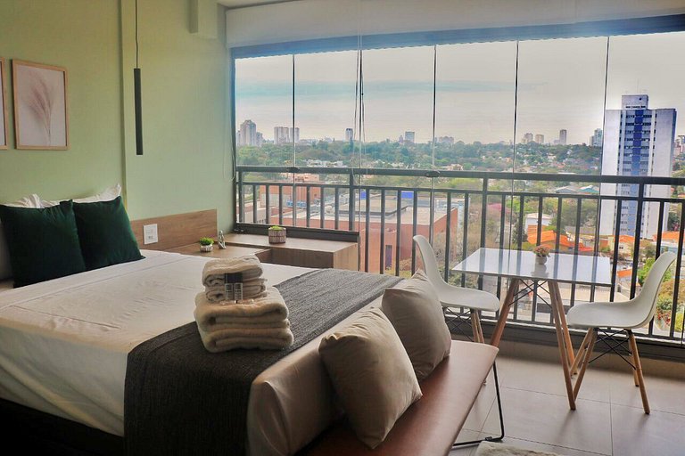 Studio no 13° andar ao lado da estação Brooklin