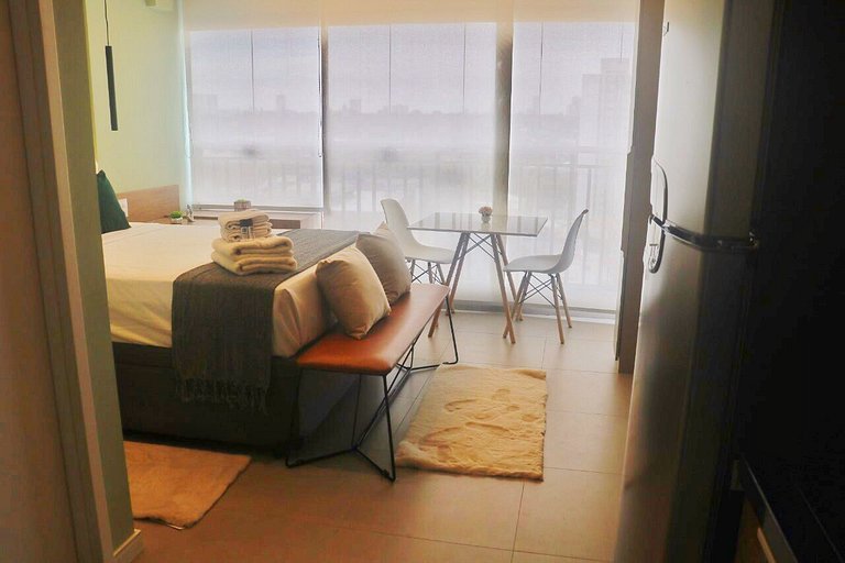 Studio no 13° andar ao lado da estação Brooklin