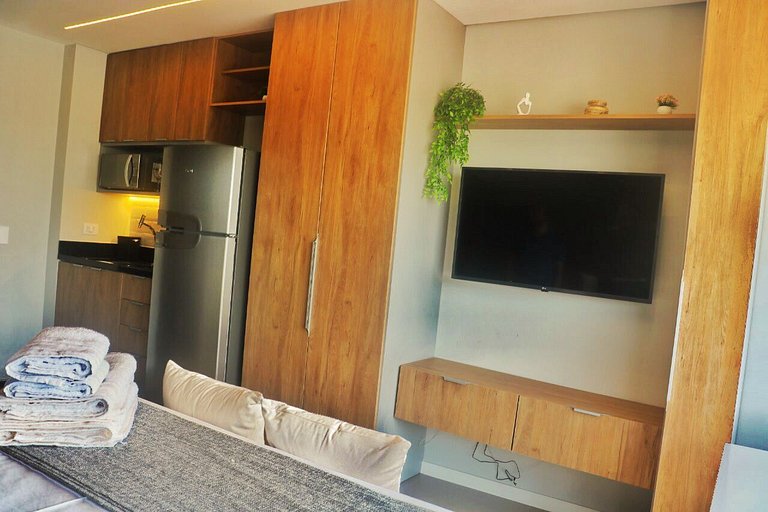 Studio no 13° andar ao lado da estação Brooklin