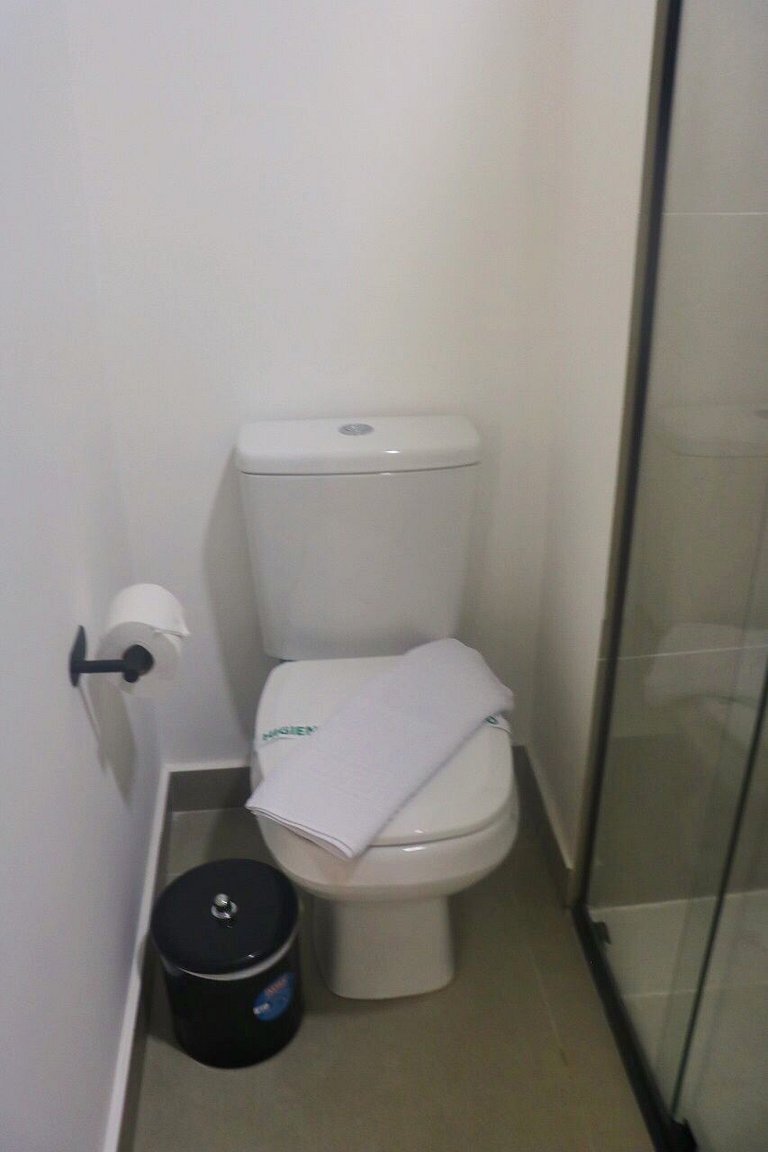 Studio no 13° andar ao lado da estação Brooklin