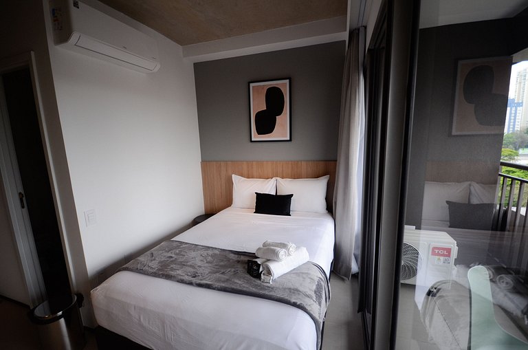 Studio no 7° andar a 3 min da estação Brooklin