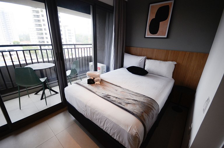 Studio no 7° andar a 3 min da estação Brooklin