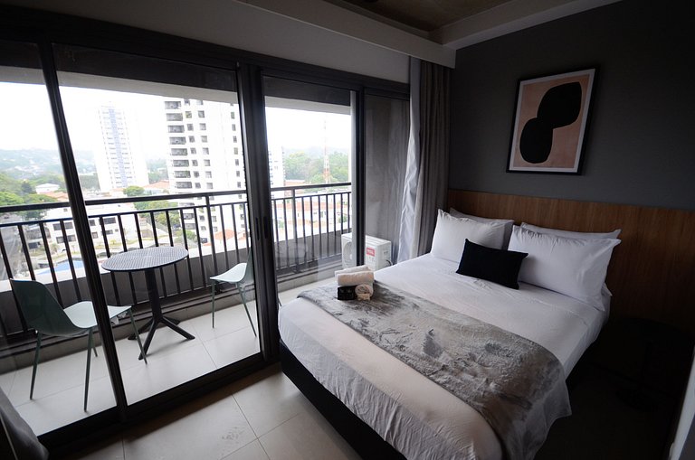 Studio no 9° andar a 3 min da estação Brooklin