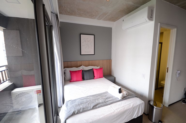 By Housi: Studio completo prox a estação Brooklin