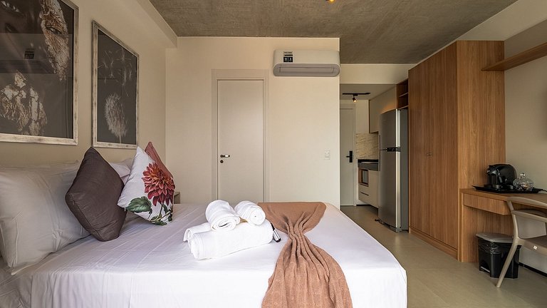 Studio no 13° andar prox a estação Vila Mariana