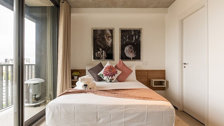 Studio no 13° andar prox a estação Vila Mariana