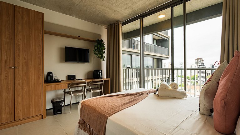 Studio no 13° andar prox a estação Vila Mariana