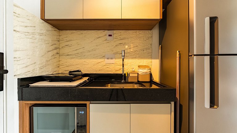 Studio no 13° andar prox a estação Vila Mariana