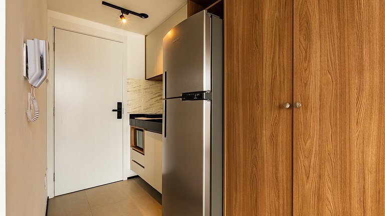 Studio no 13° andar prox a estação Vila Mariana