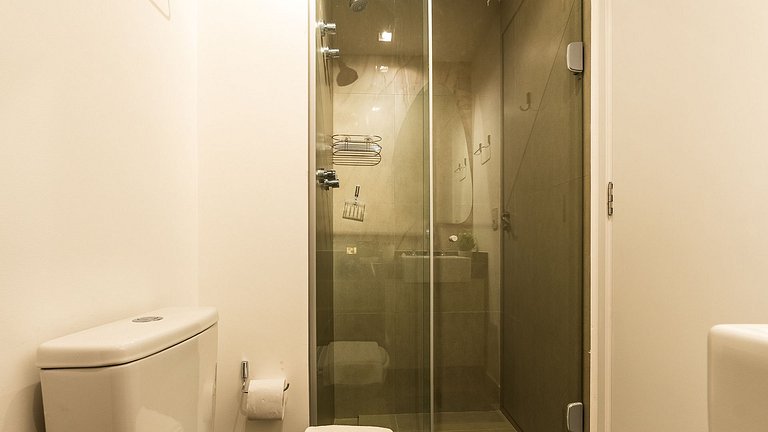 Studio no 13° andar prox a estação Vila Mariana