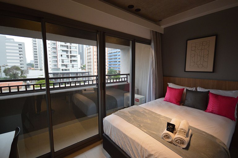 BY Housi: Studio completo no 5° andar em Moema