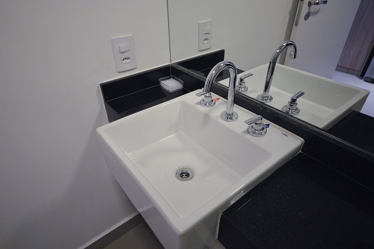 BY Housi: Studio completo no 5° andar em Moema