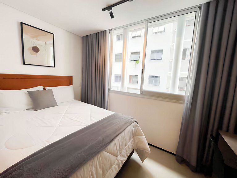 Studio divino no 4° andar na rua Frei Caneca