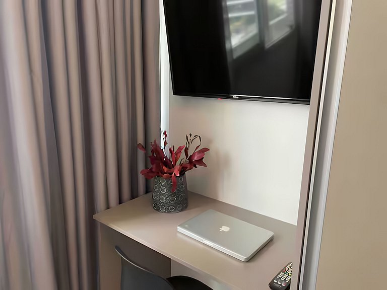 Studio divino no 4° andar na rua Frei Caneca