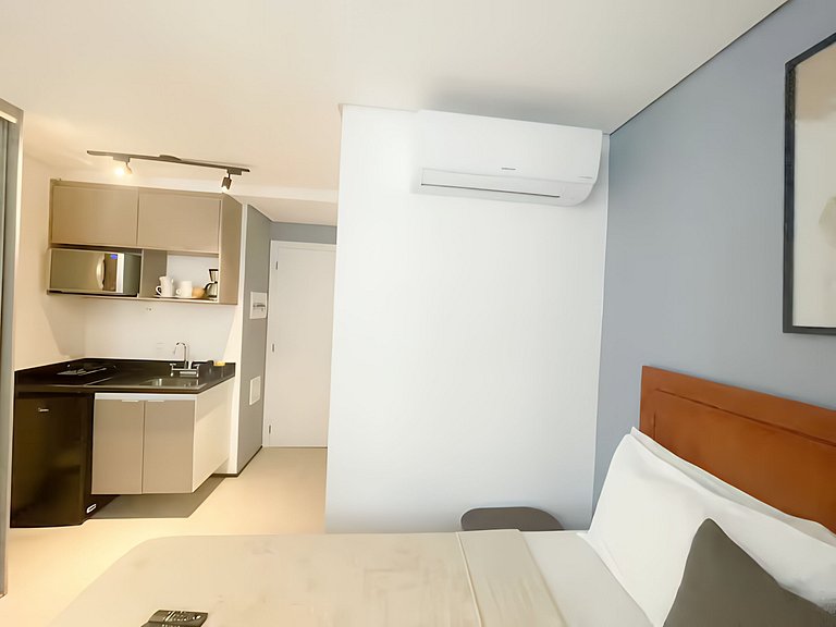 Studio divino no 4° andar na rua Frei Caneca