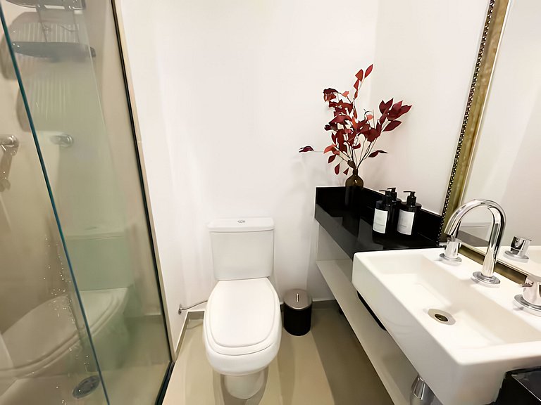 Studio divino no 4° andar na rua Frei Caneca