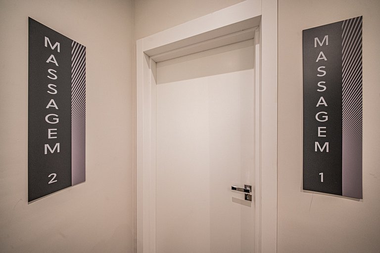 By Housi DH: Studio no 14° andar prox a Paraiso