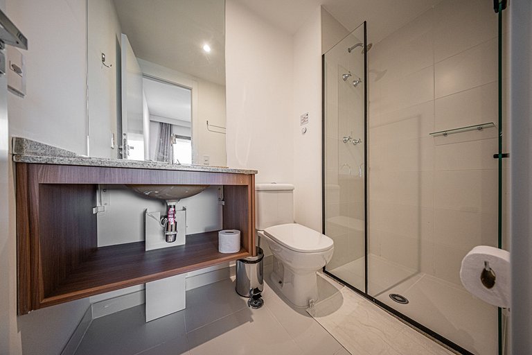 By Housi DH: Studio no 14° andar prox a Paraiso