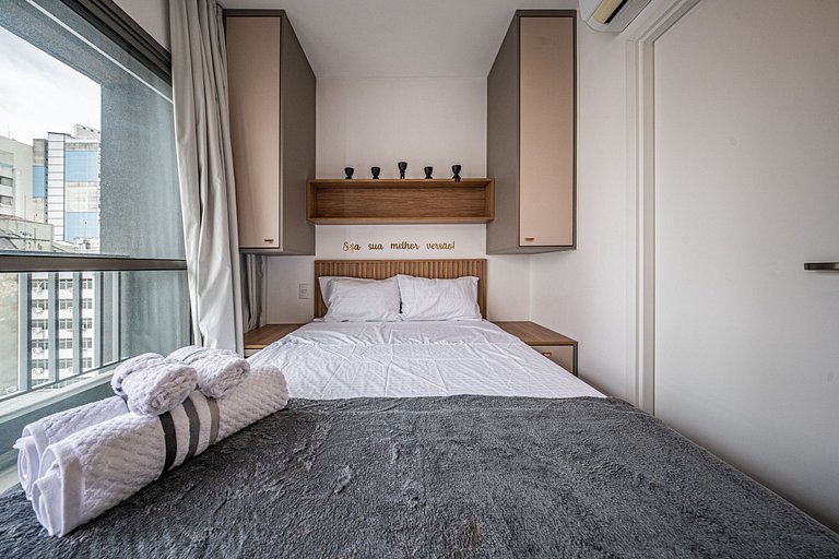 Studio no 8°andar, perto da Avenida Paulista