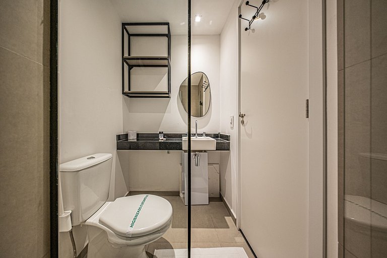 Studio no 8°andar, perto da Avenida Paulista