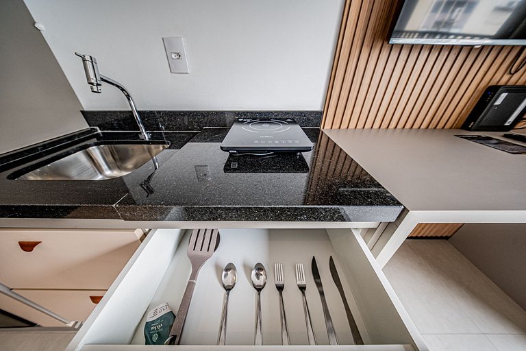 Studio no 8°andar, perto da Avenida Paulista