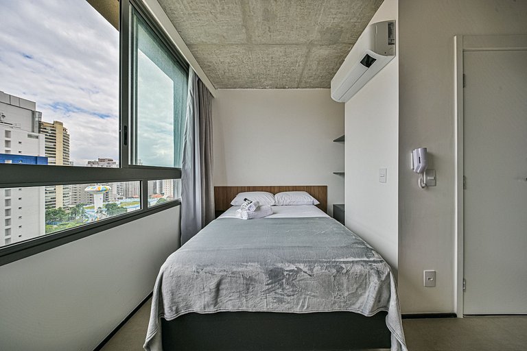 Studio no 14º andar próximo à estação Ana Rosa